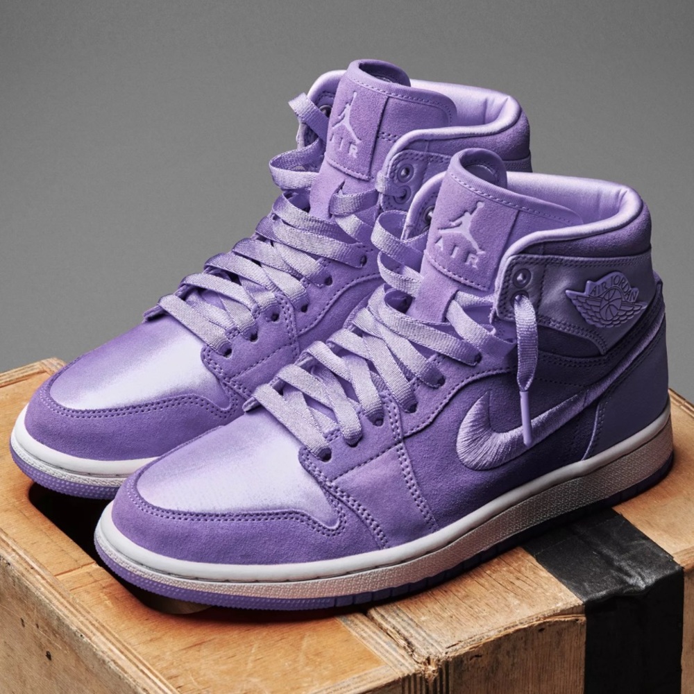New in box women’s air Jordan 1 retro high tops
